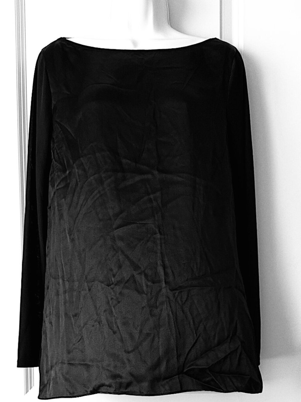Club Monaco Silk Top size Medium